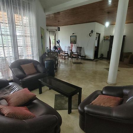 Villa Sea Sprays Hikkaduwa Exterior photo