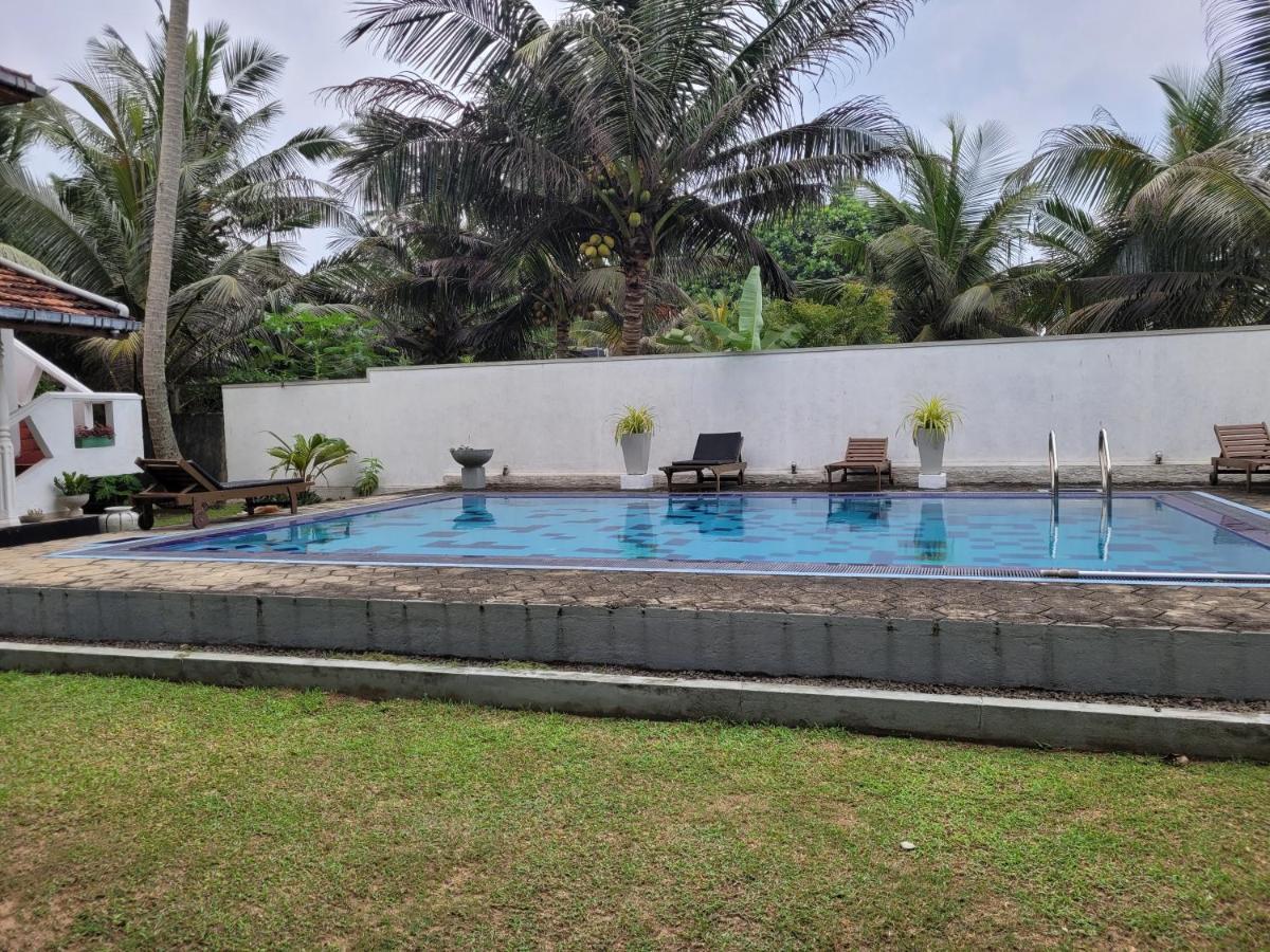 Villa Sea Sprays Hikkaduwa Exterior photo