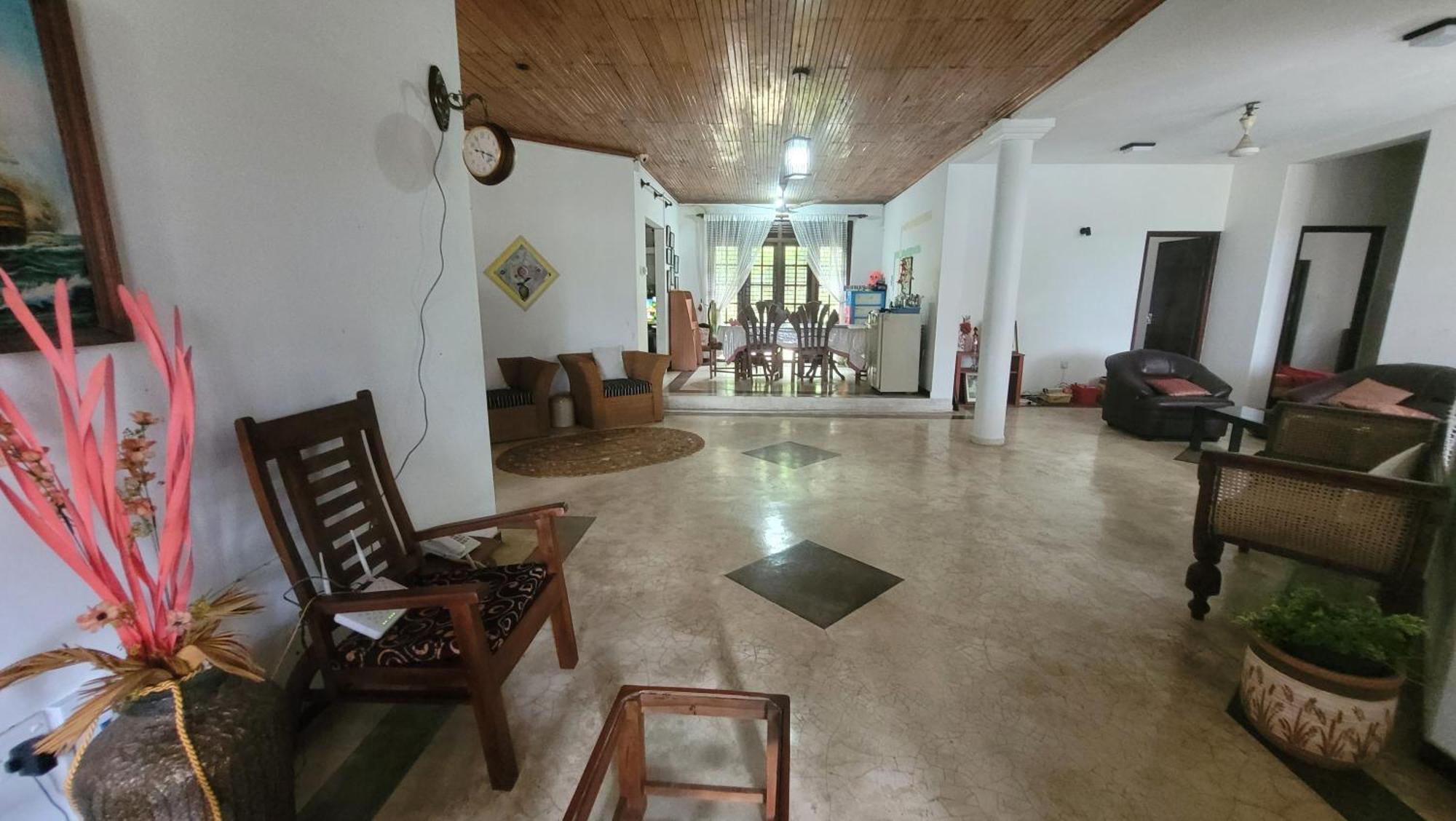 Villa Sea Sprays Hikkaduwa Exterior photo