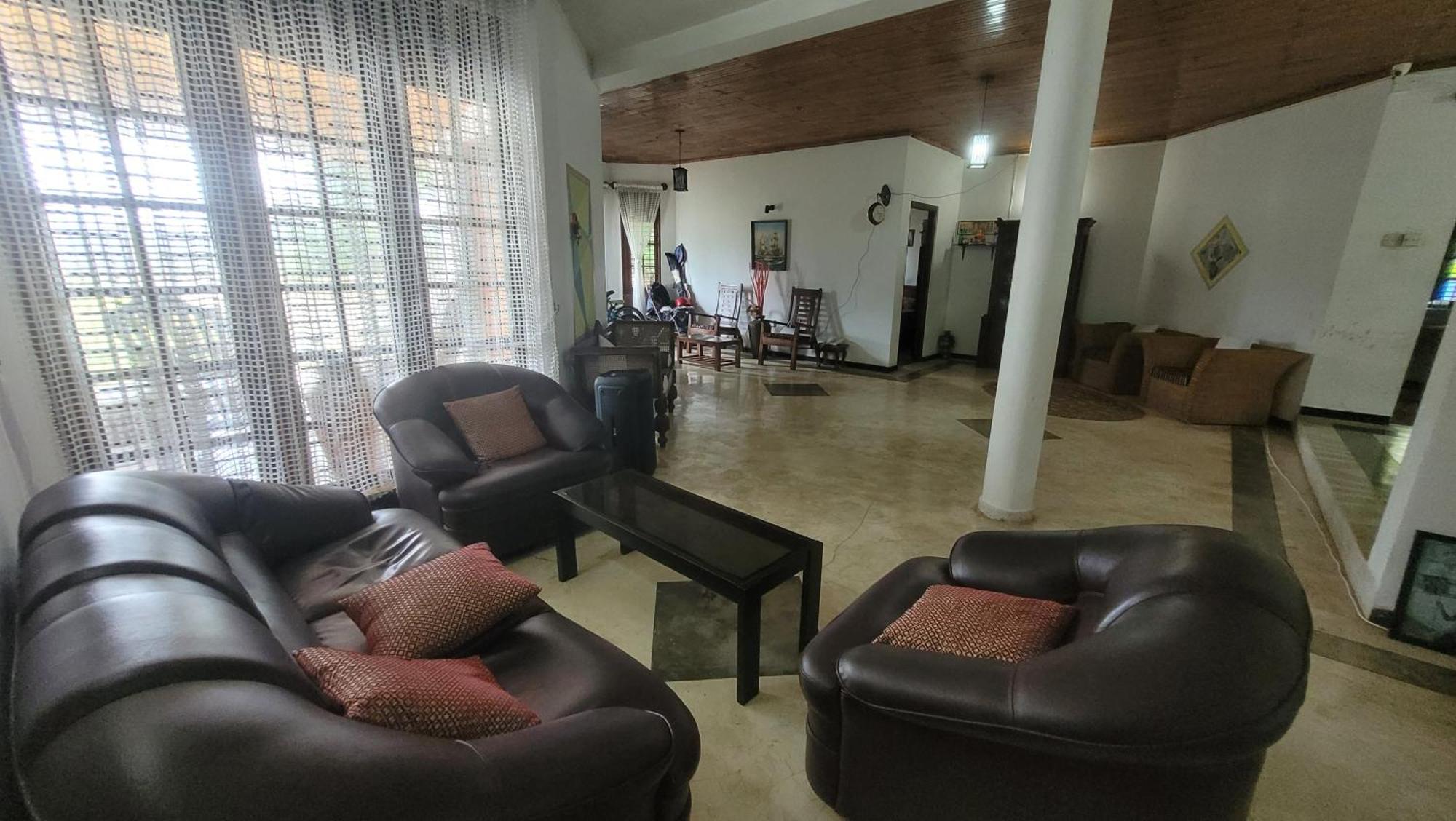 Villa Sea Sprays Hikkaduwa Exterior photo